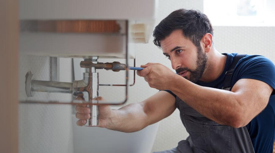 Water heater leaking fix in Yarnell, AZ